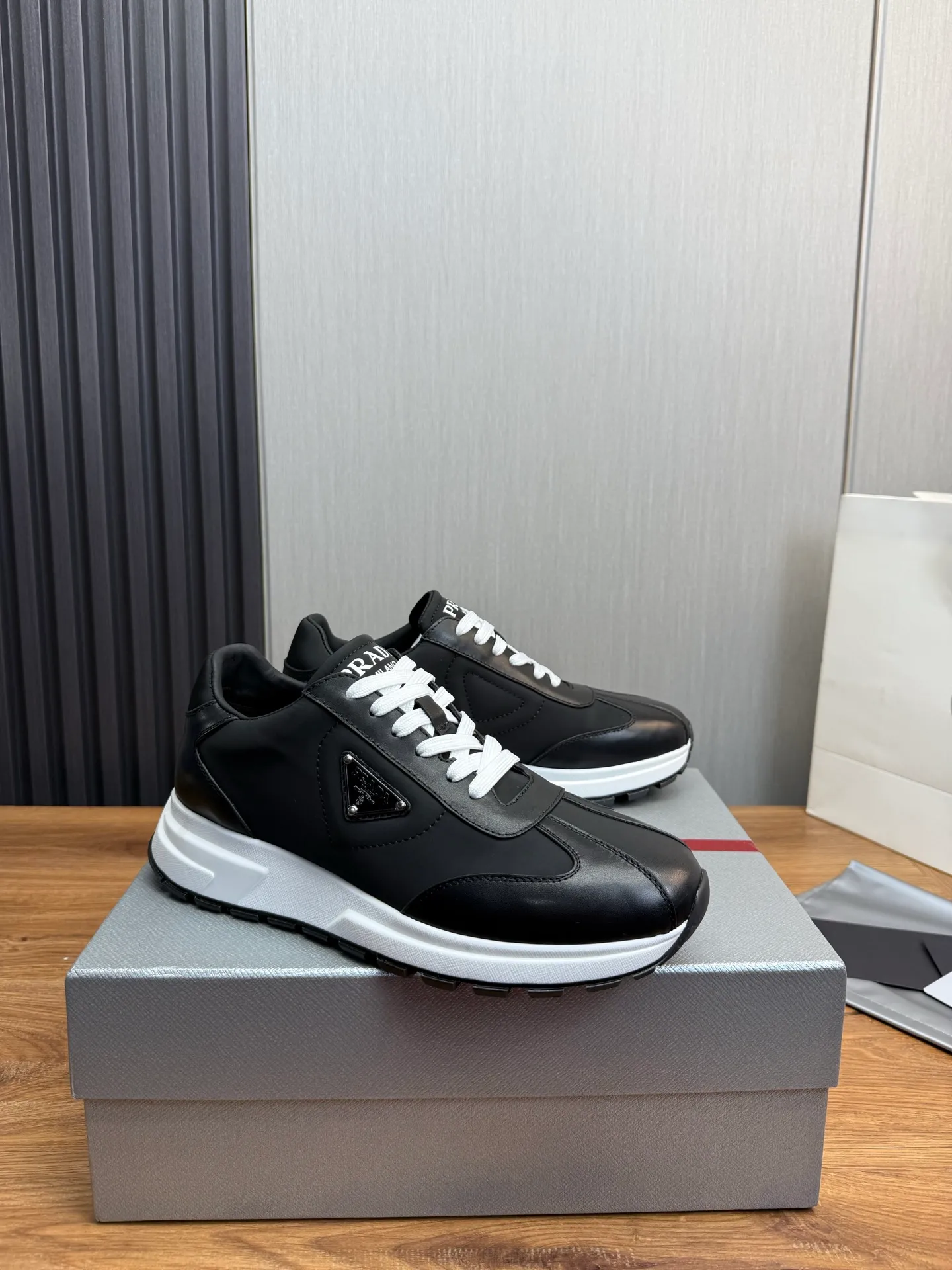 Men's shoes 💰560💰 [PRADA] Hot-selling men's shoes shipped 👏Official website synchronized ⬆️Original imported cowhide stitching waterproof fabric + cowhide lining, 1⃣️:1⃣️reproduction, original bottom, 38-45 (45. Customized, non-refundable)